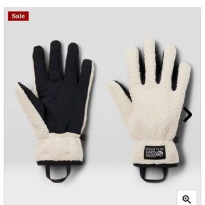 NWT Mountain Hardwear Women's Sherpa Fleece Gloves in Black and Cream M/L